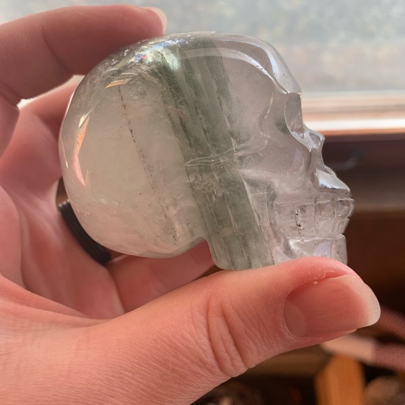 Garden Quartz Skull Carving - Picture 4 of 13